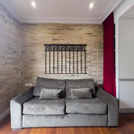 Enjoybcn Gaudi Apartman
